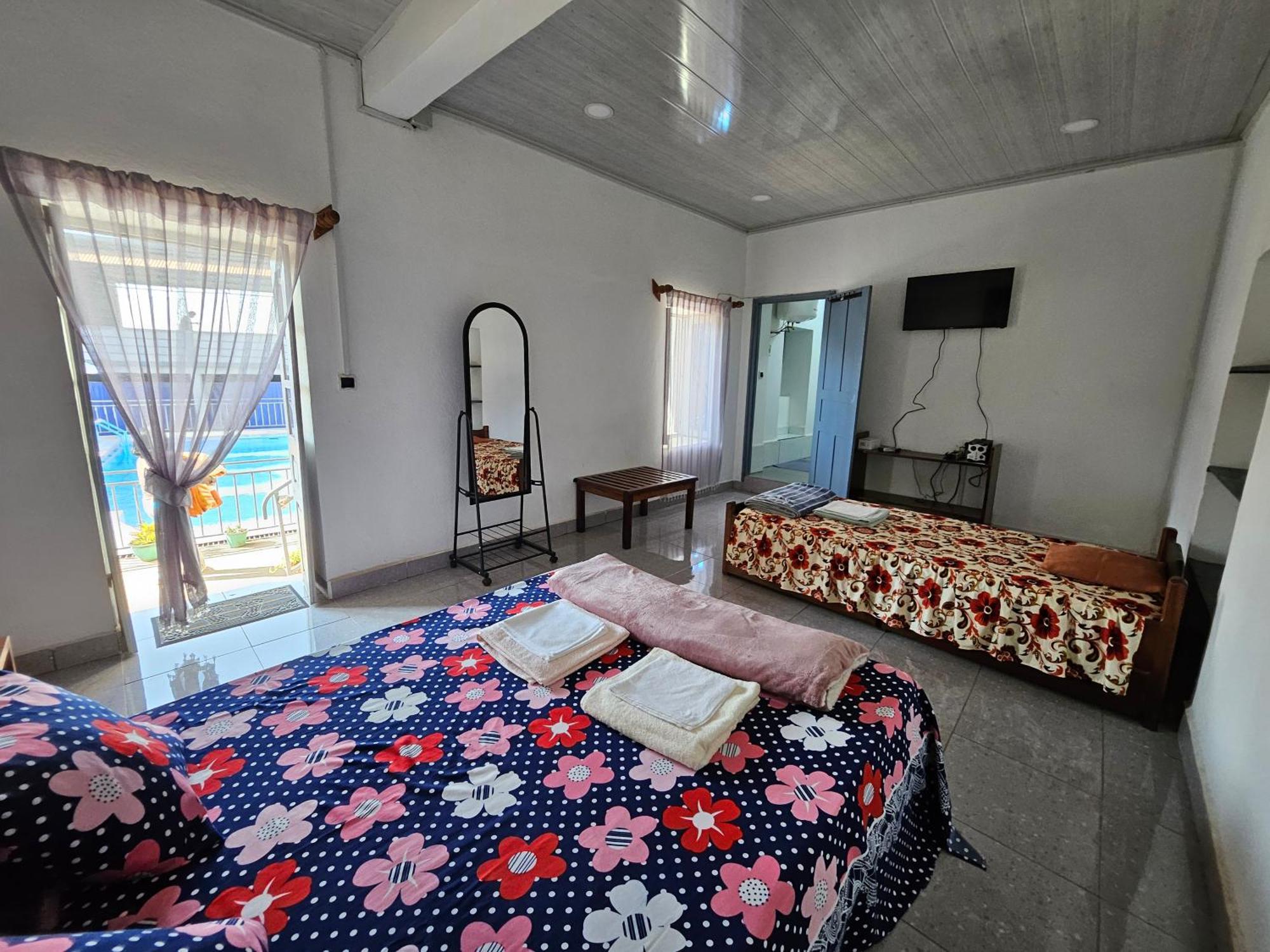 アンツィラベ Chez Joel Bed & Breakfast エクステリア 写真